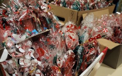 Weihnachtstütenpacken