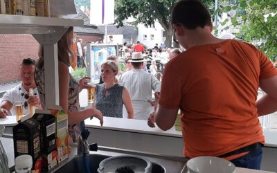 Helfen beim Gemeindefest